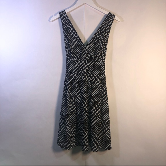 Victoria's Secret The Deep V Hounds Tooth Pleated Cocktail Dress Size 4 - Picture 3 of 14